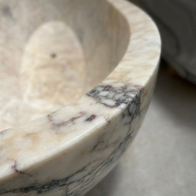 Calacatta Viola Polished Freestanding Marble Bathtub — marble detail