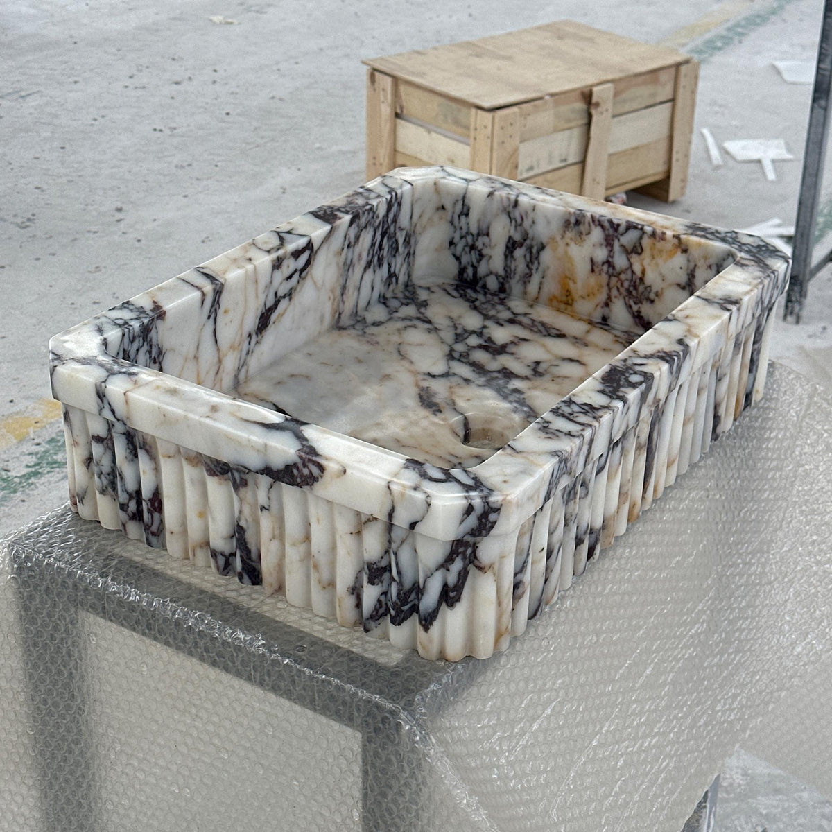 Calacatta Viola Marble Wall Sink – Fluted Floating Basin for Modern Bathrooms M6S50 — view 3