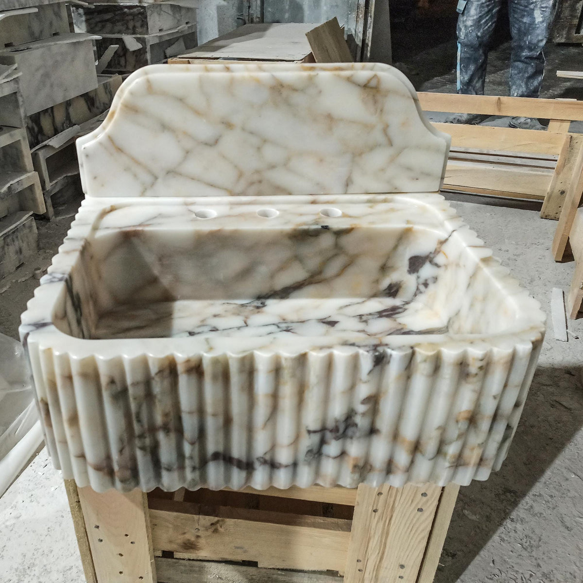 Calacatta Gold Marble Sink with Backsplash – Fluted Wall Mounted Vanity Basin for Luxury Bathrooms M6S28 — view 2