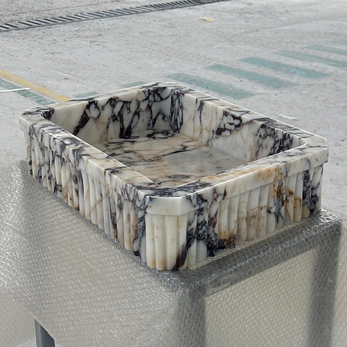 Calacatta Viola Marble Wall Sink – Fluted Floating Basin for Modern Bathrooms M6S50 — view 1