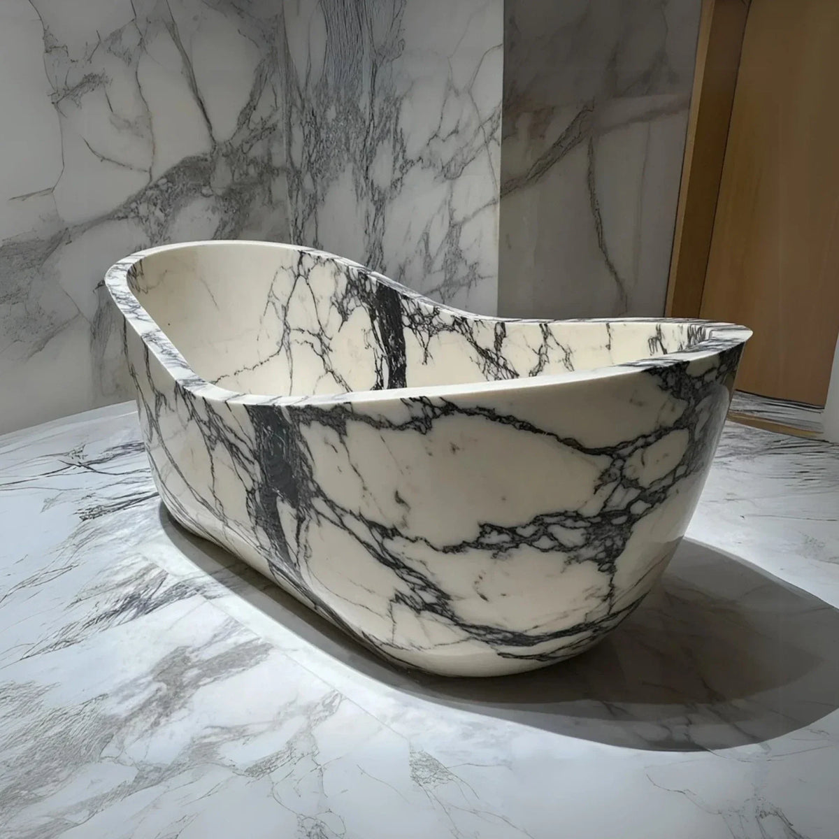 Veined Marble Splendor Bathtub